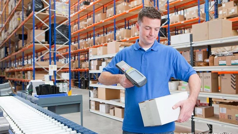 电动前移式叉车：揭秘高效仓储物流的“隐形英雄